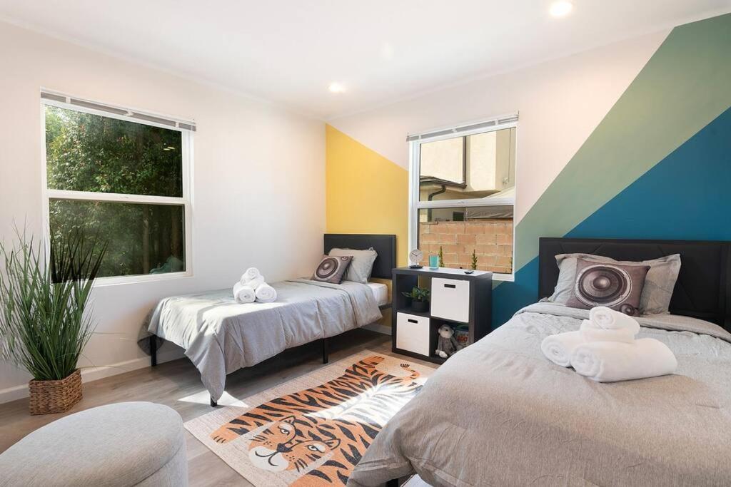 Beautiful 3 Bed 1 Bath Designer Home + Hot Tub Los Angeles Exteriör bild