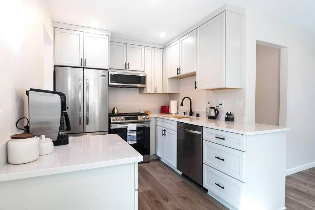 Beautiful 3 Bed 1 Bath Designer Home + Hot Tub Los Angeles Exteriör bild